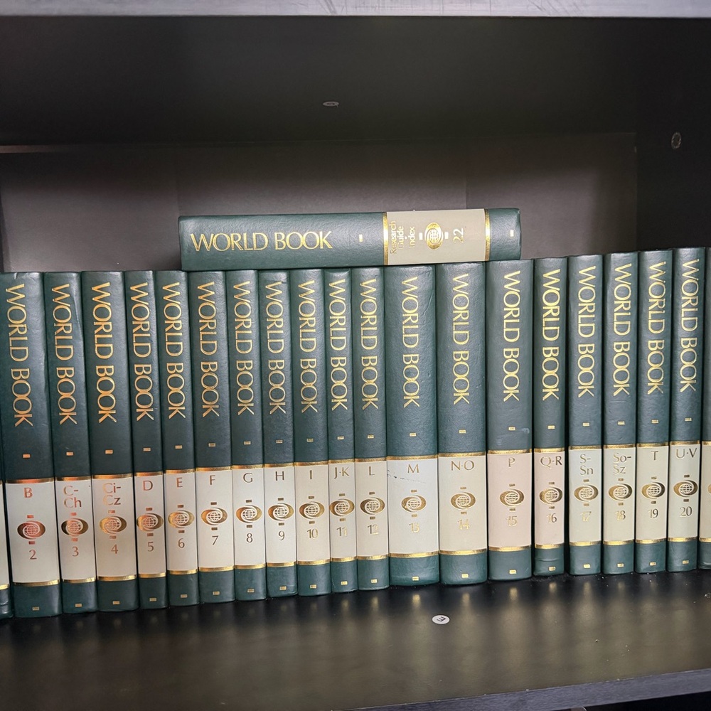 1990 World Book Encyclopedia Set - Green and Cream Hardcover Volumes